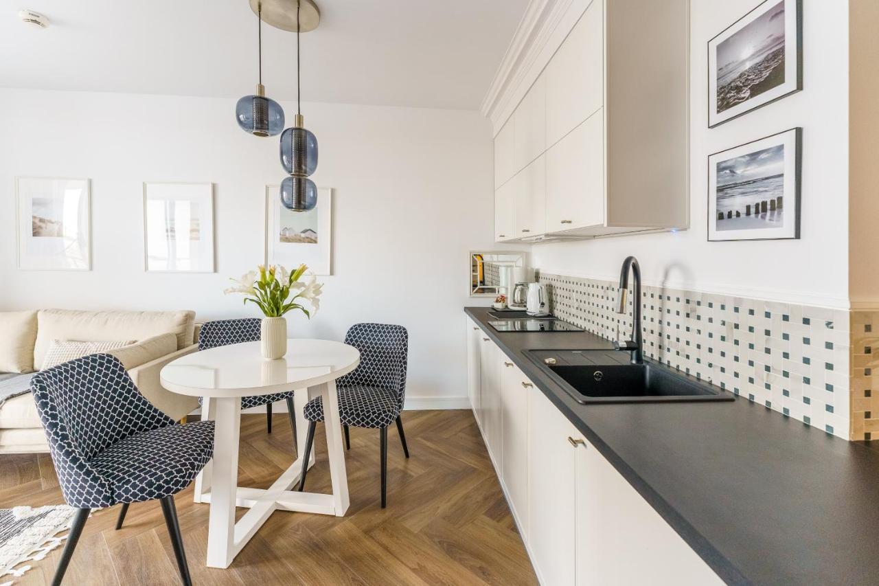 Apartamenty Lighthouse Mrzeżyno Exteriör bild